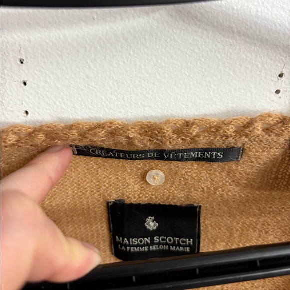 Scotch & Soda Women's V-Neck Sweater in Warm Tan size 1 - Picture 3 of 9